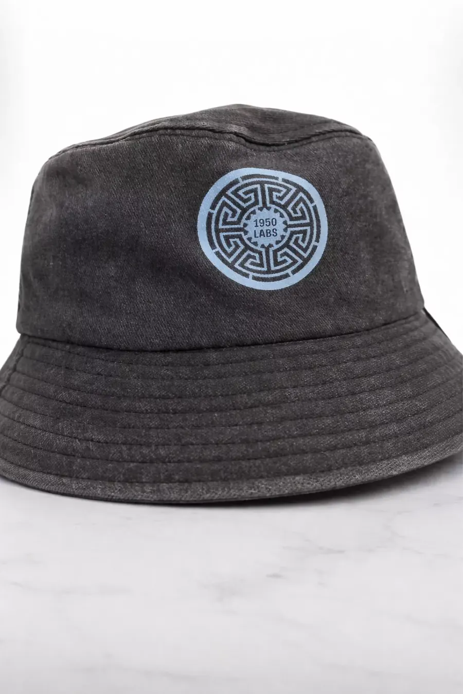 Piluso, merchandising con logo de MONDOBOX