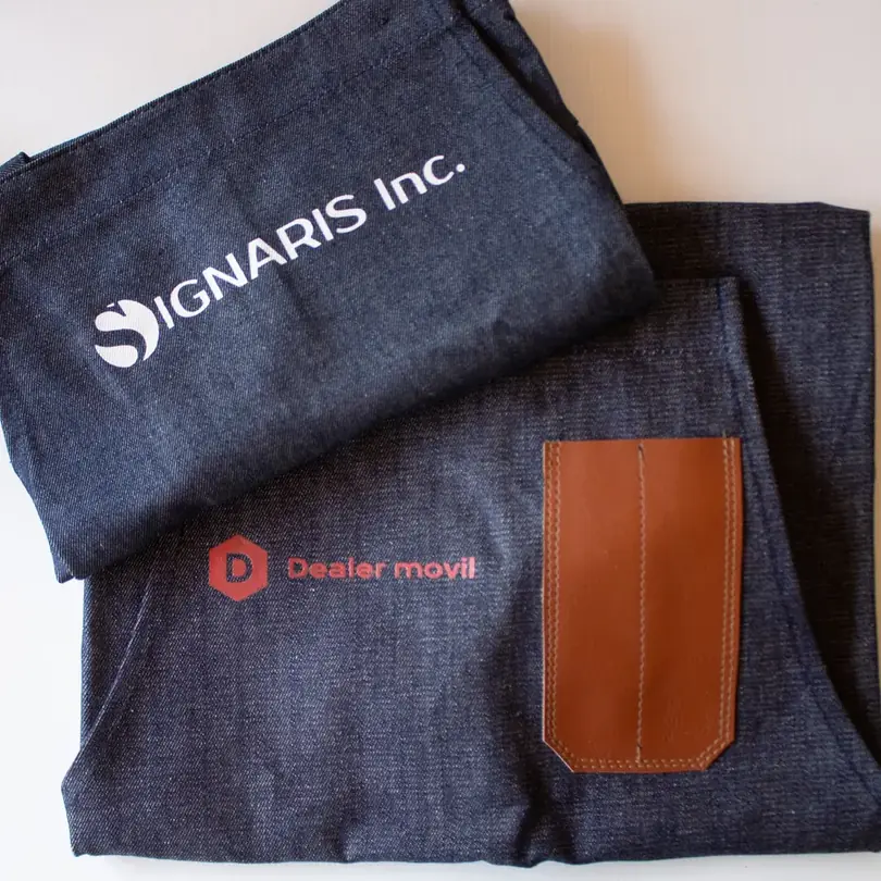 Delantal de Jean, merchandising con logo de MONDOBOX