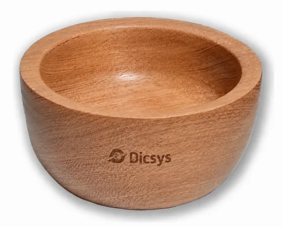 Cuenco de madera con el logo de Dicsys